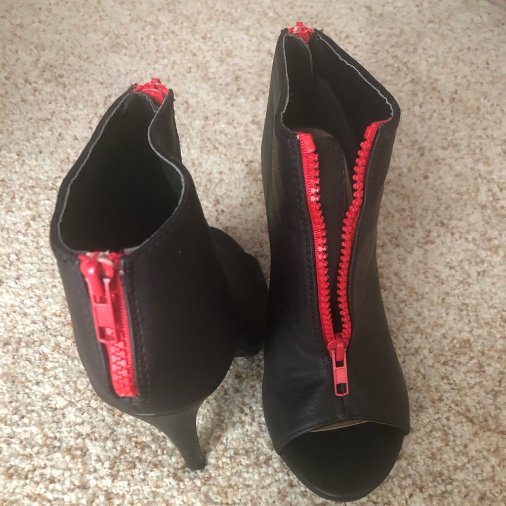 Michael Antonio black with red zipper boot